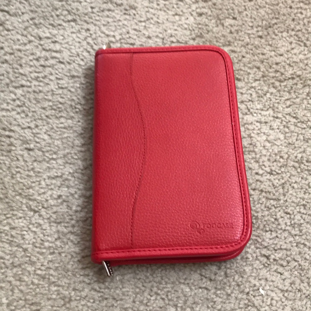 Red kindle case with removable cover and zipper